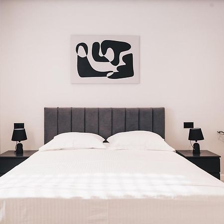 Mono Boutique Apartments Тирана Экстерьер фото